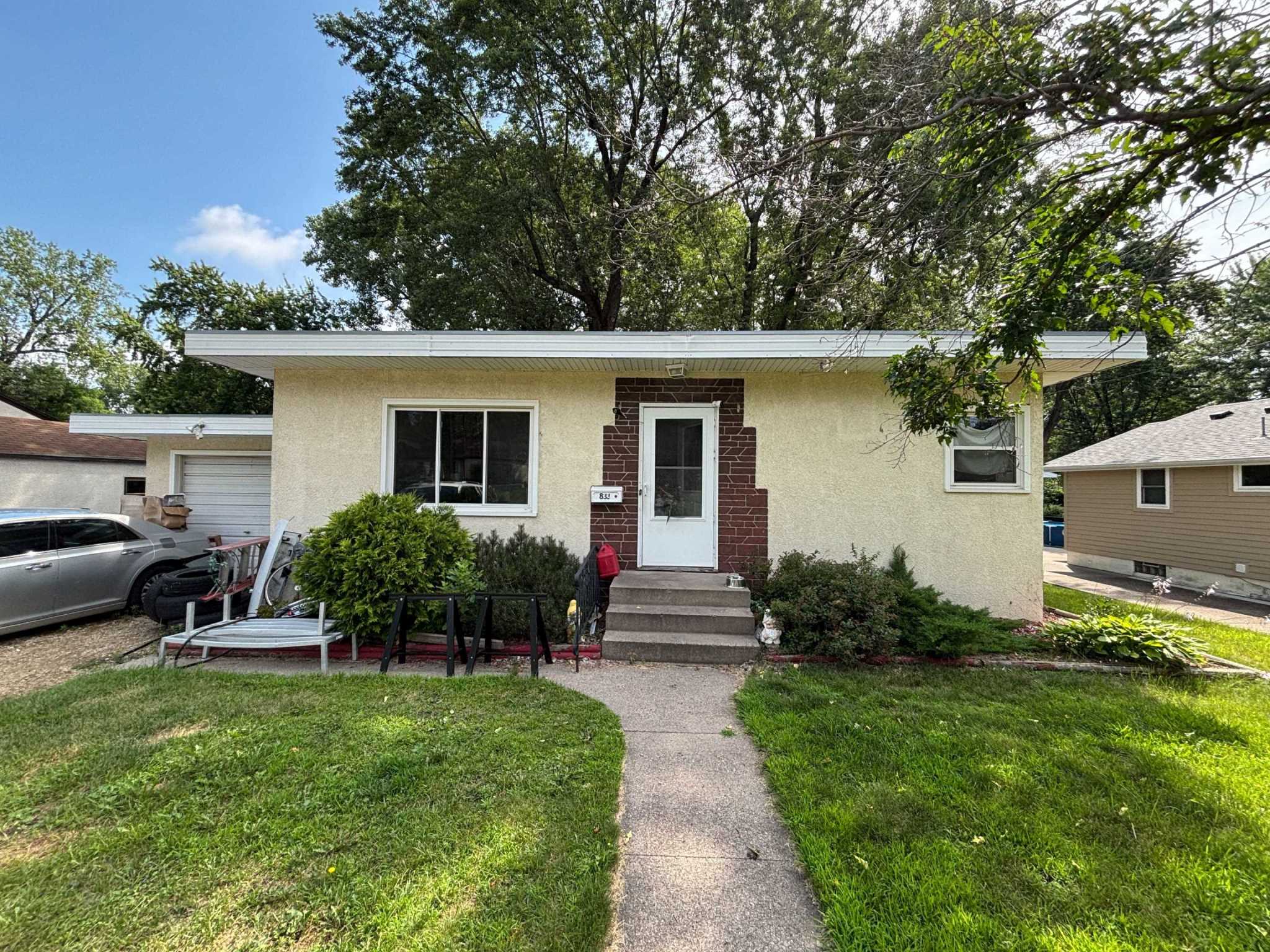 833 7th Ave NW, New Brighton, MN