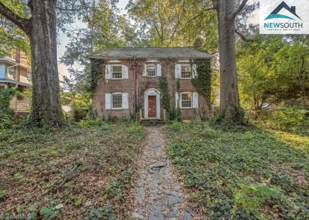 110 Fisher Park Cir, Greensboro, NC