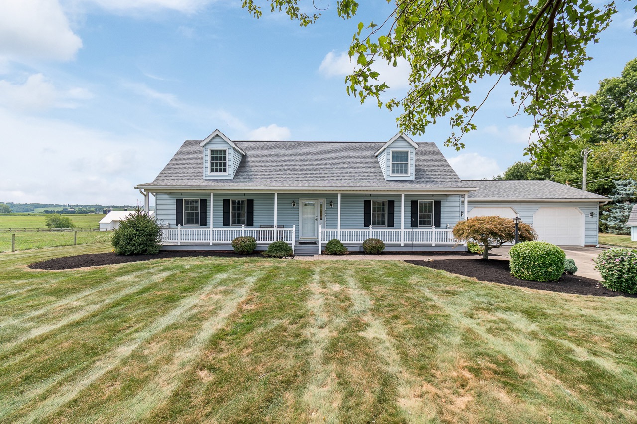 865 W Lebanon Rd, Dalton, OH