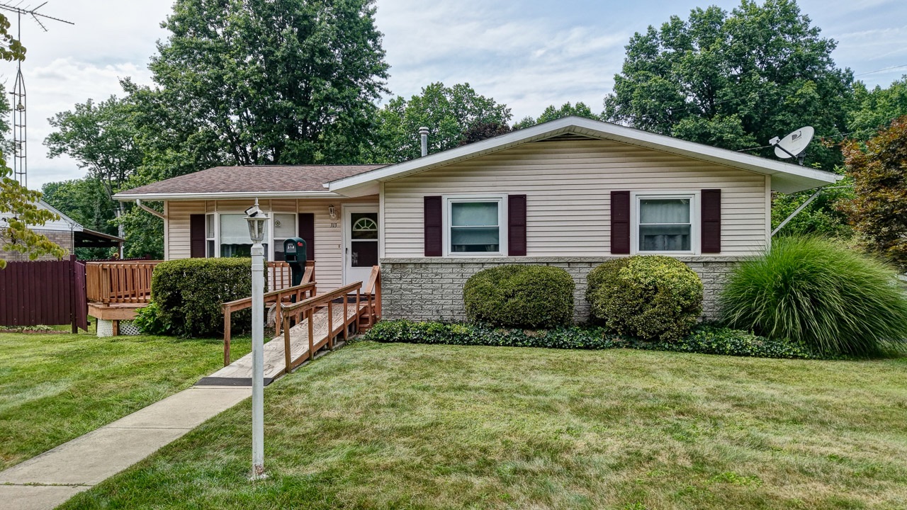 313 Manor Ave NW, Canton, OH