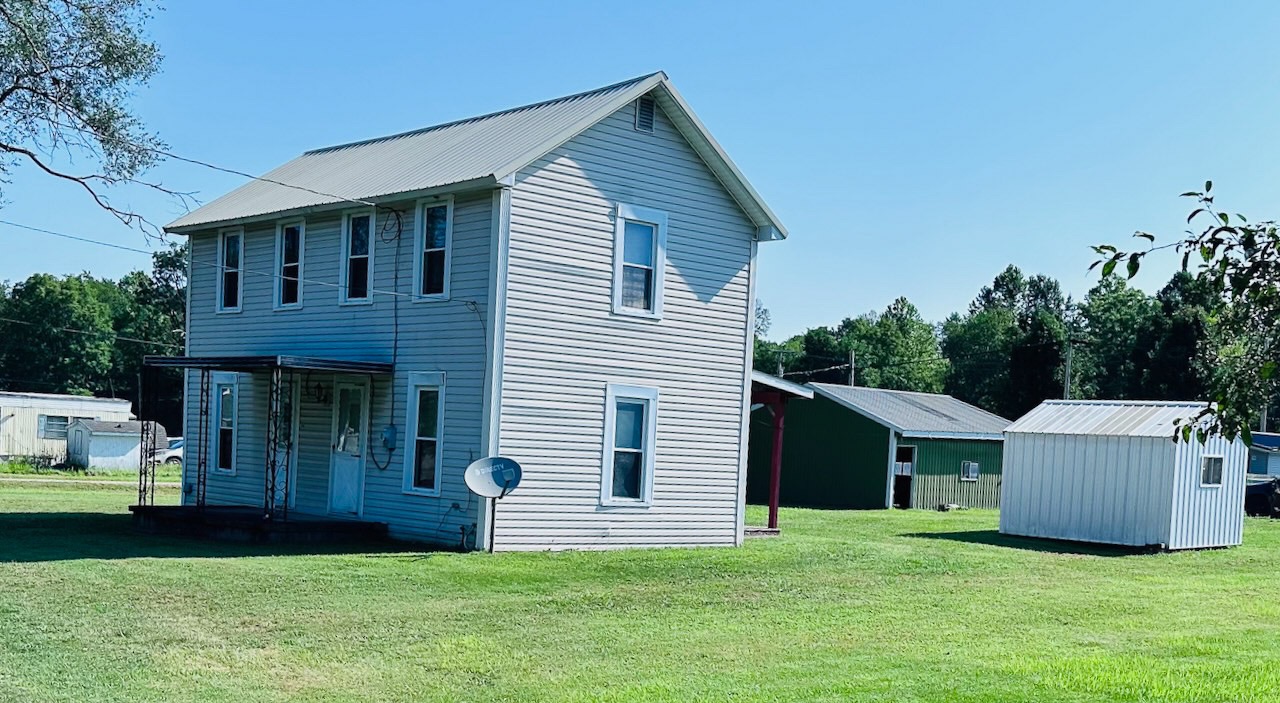 8610 Garfield St, Crooksville, OH