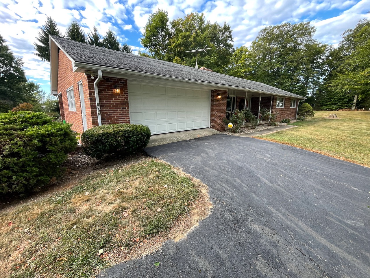 5990 Meese Rd NE, Louisville, OH