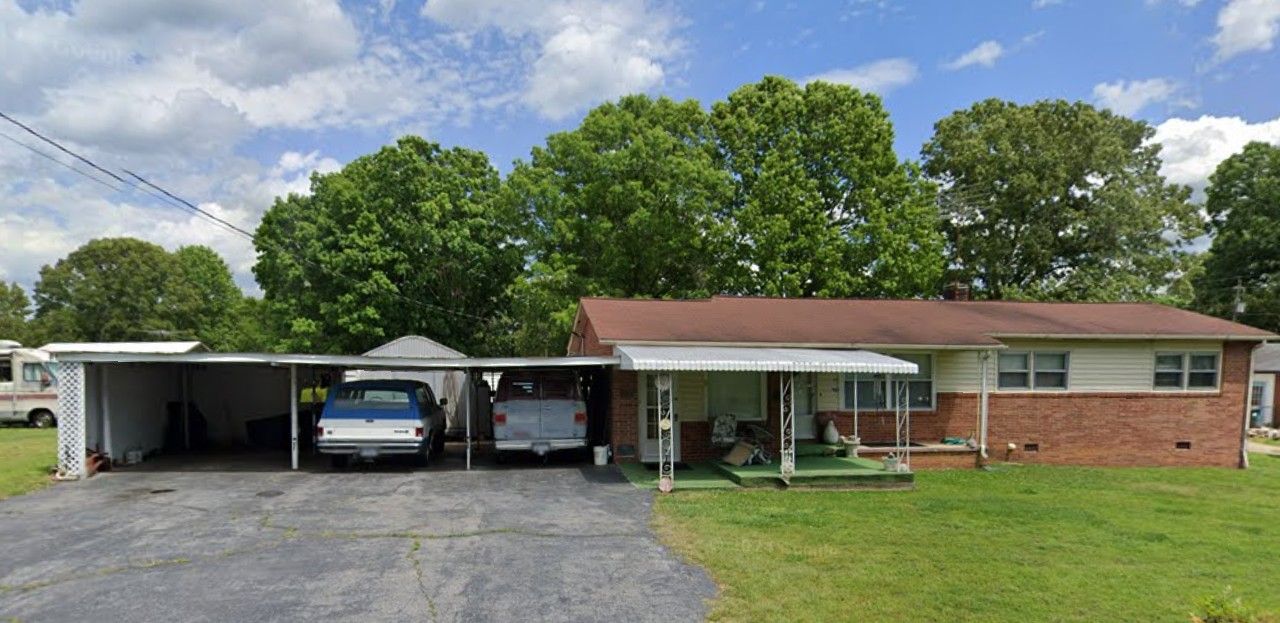 1916 33rd St NE, Hickory, NC