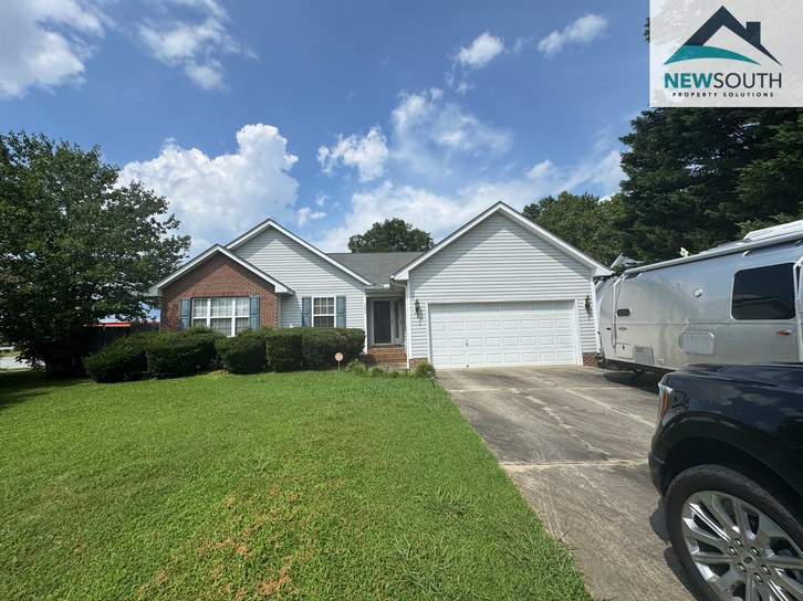 1025 Somerset Crossing Ln, Kernersville, NC