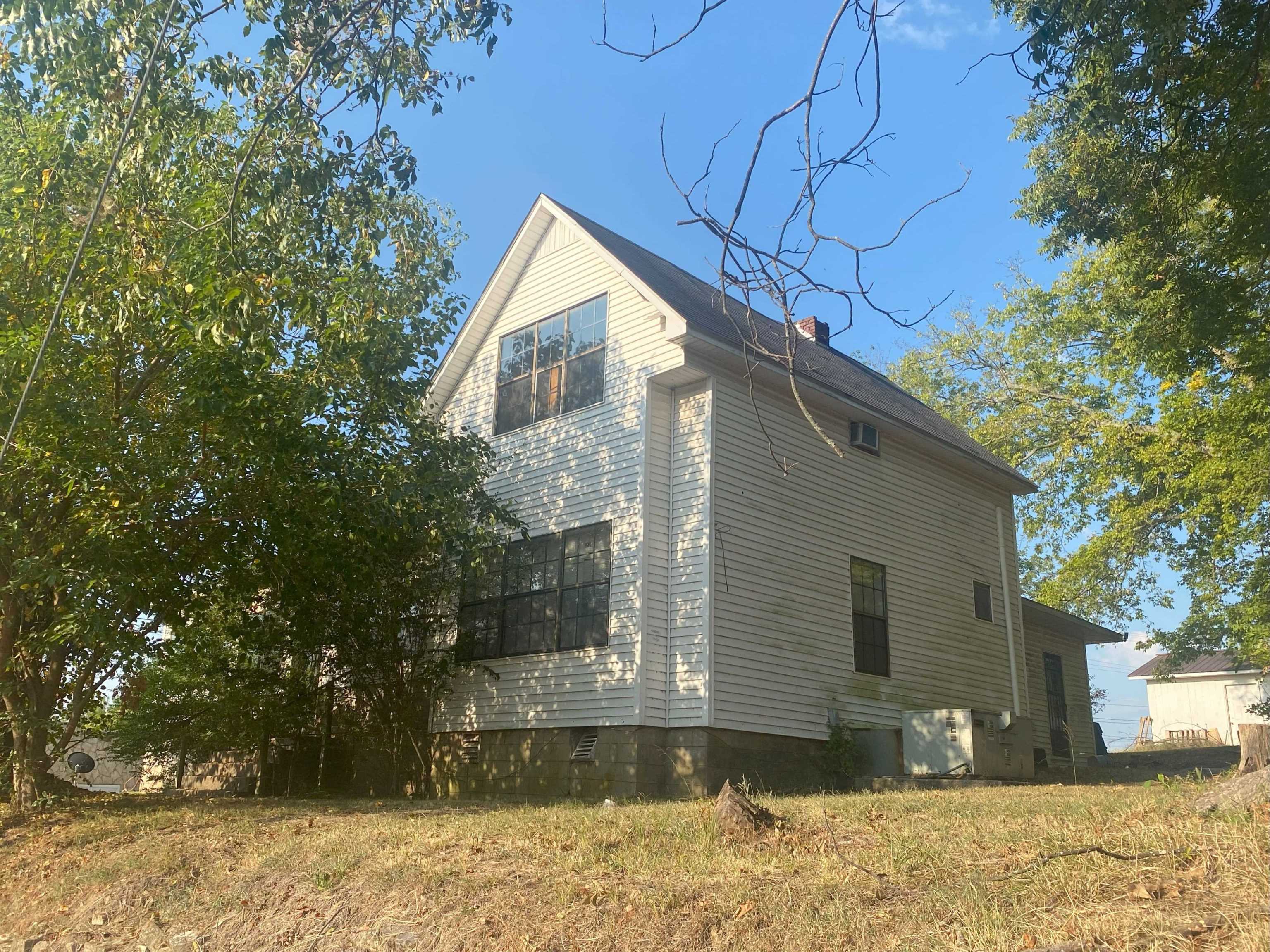 111 N Third St, Black Rock, AR