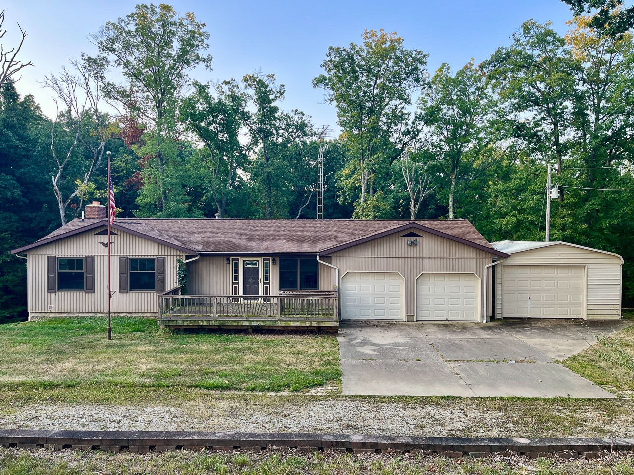 9366 Briar Rd, Magnolia, OH