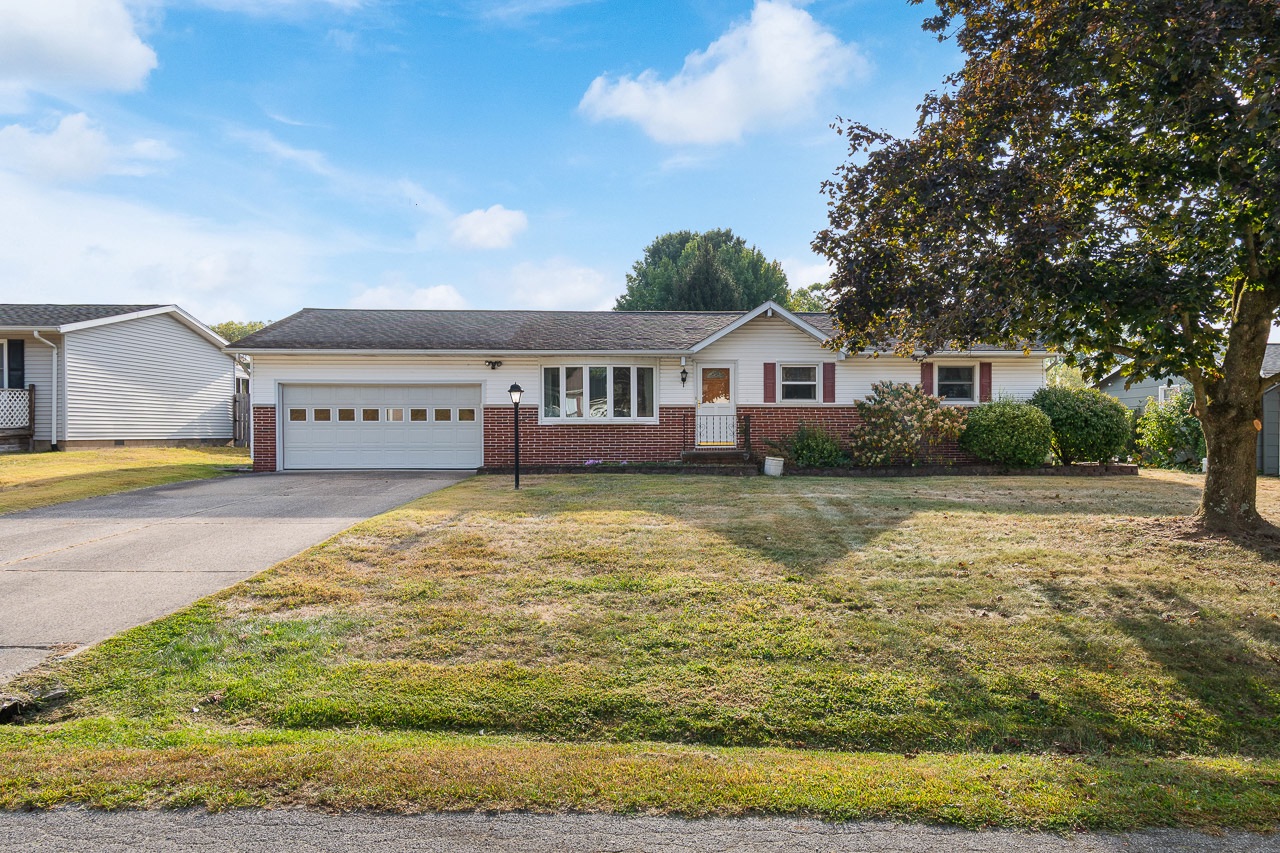 1702 Thornridge Rd NW, Massillon, OH