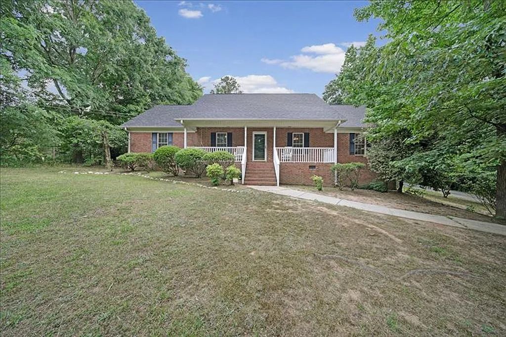 663 Lakeside Dr, Rock Hill, SC