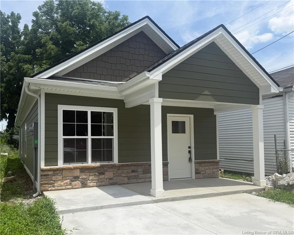 330 E 16th St, New Albany, IN