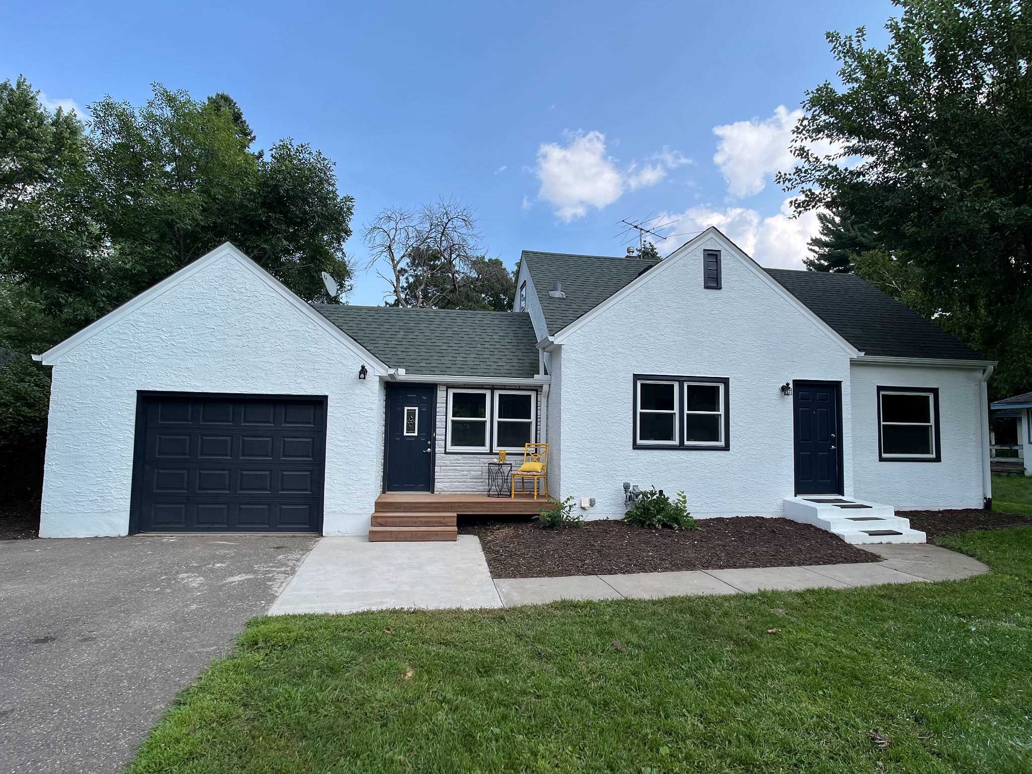 2228 Hendry Pl, Saint Paul, MN