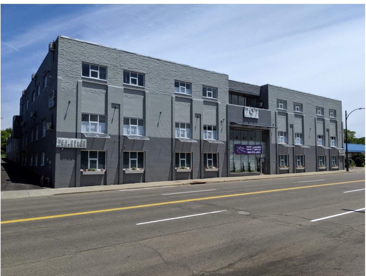 797 E Market St, Akron, OH