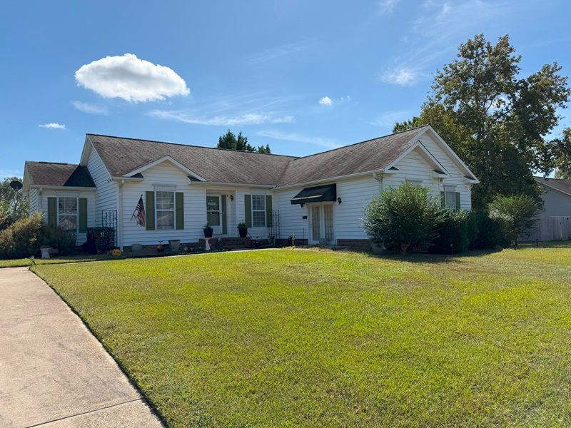 2001 Belford Dr, Sanford, NC