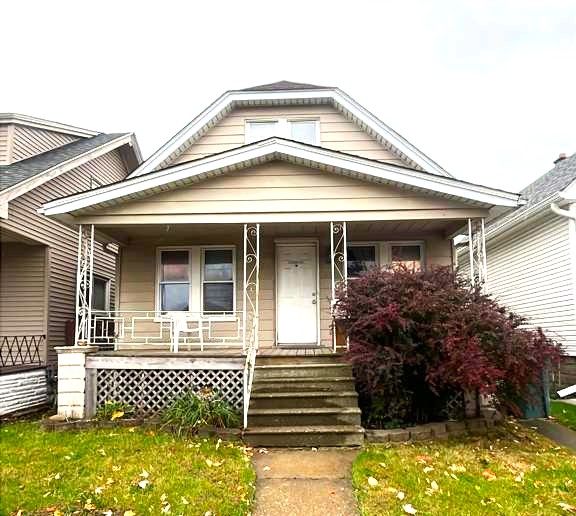 705 Cleophus Pkwy, Lincoln Park, MI