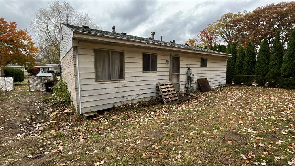 16226 Karin St, Taylor, MI