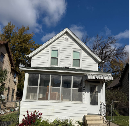 697 Charles Ave, Saint Paul, MN