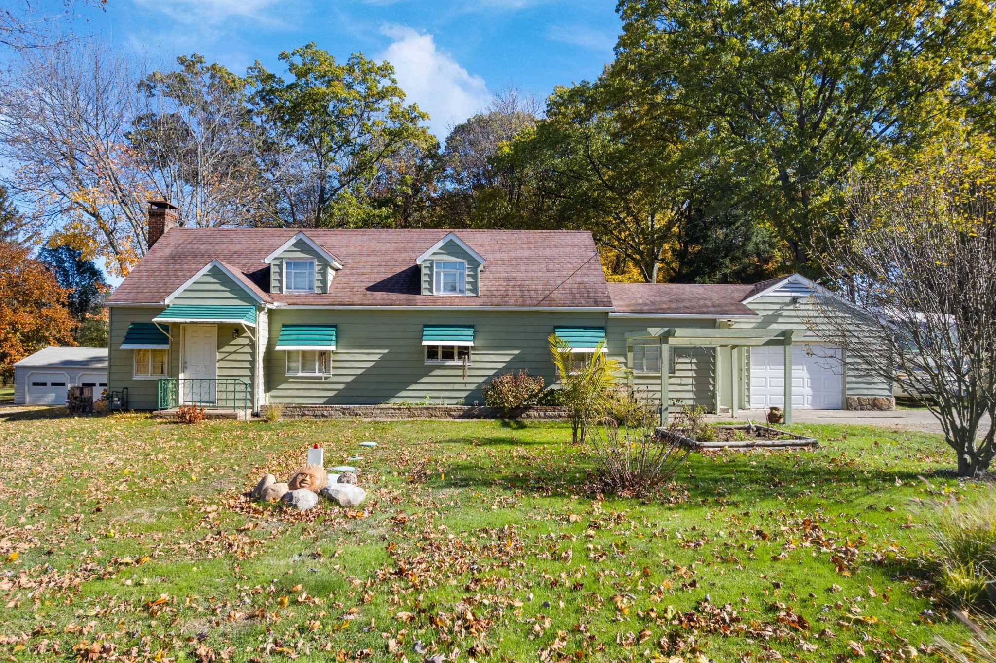 4851 Manchester Rd, New Franklin, OH