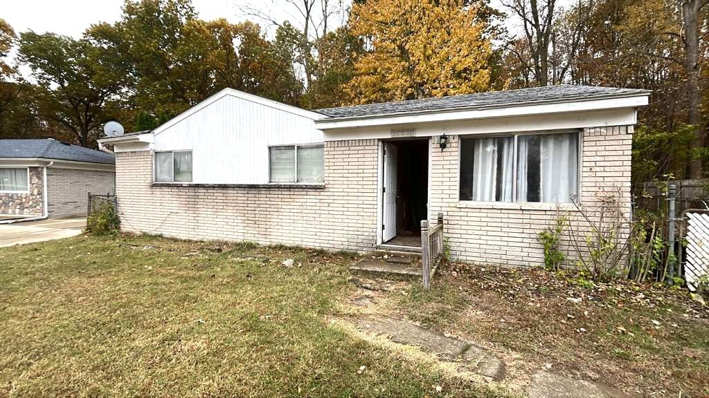 16226 Karin St, Taylor, MI