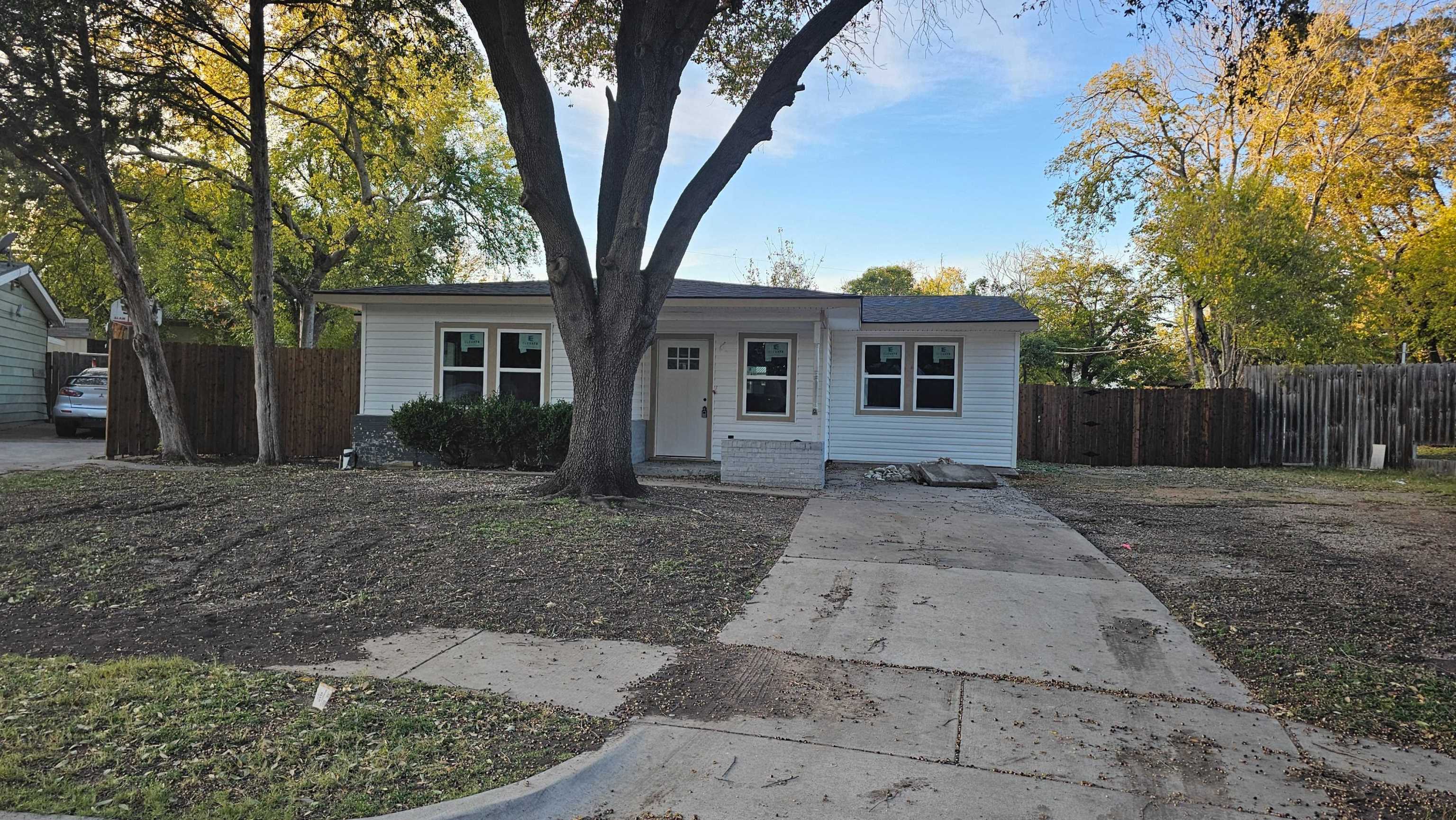 5864 Tracyne Dr, Westworth Village, TX