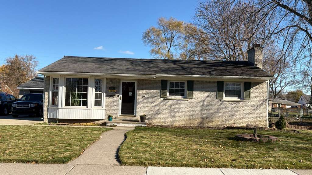 1842 Lathers St, Garden City, MI