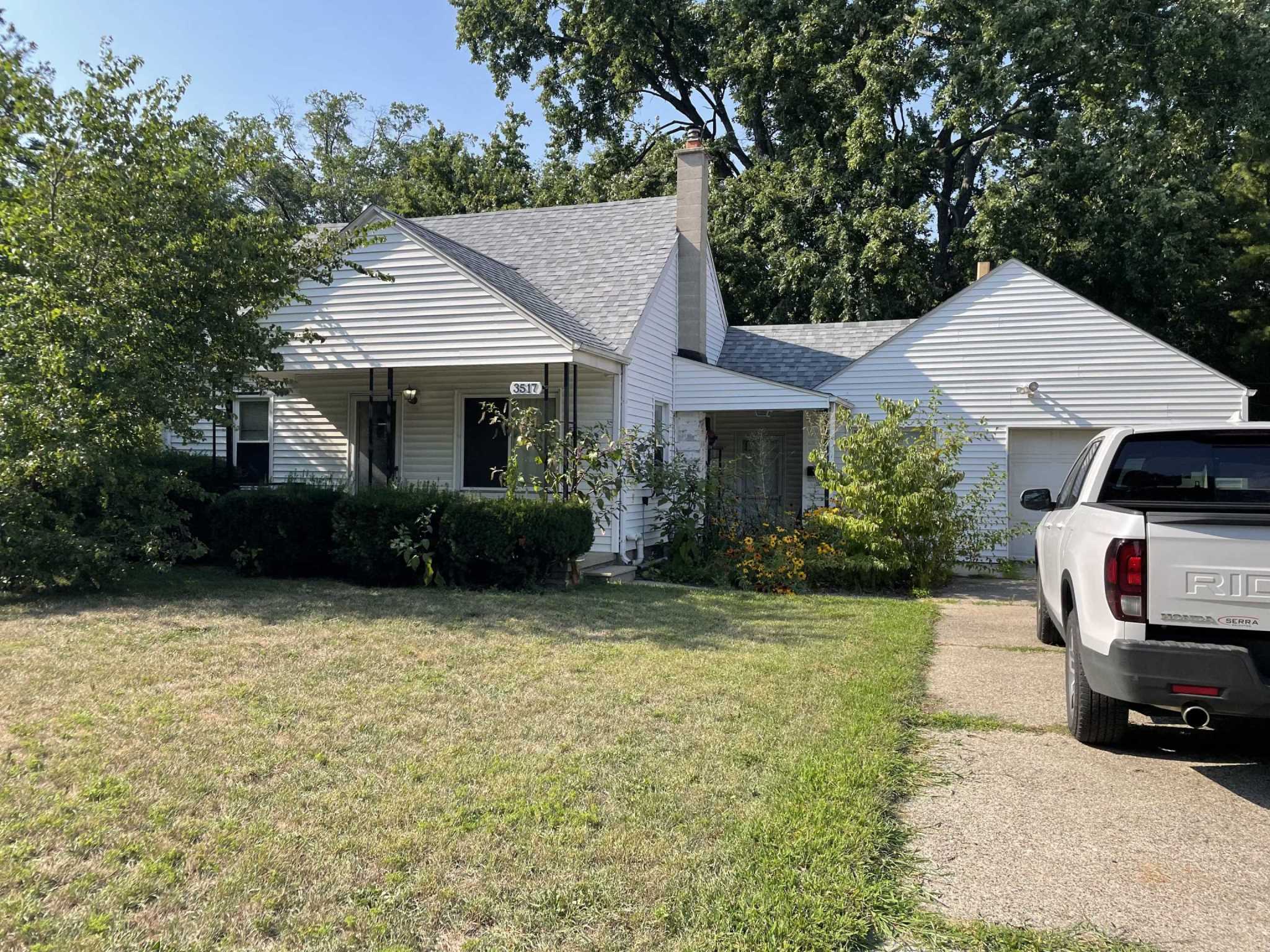 3517 Los Angeles Ave, Warren, MI