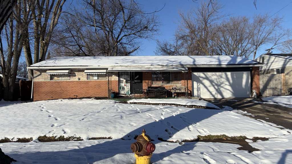 29774 Pine St, Inkster, MI