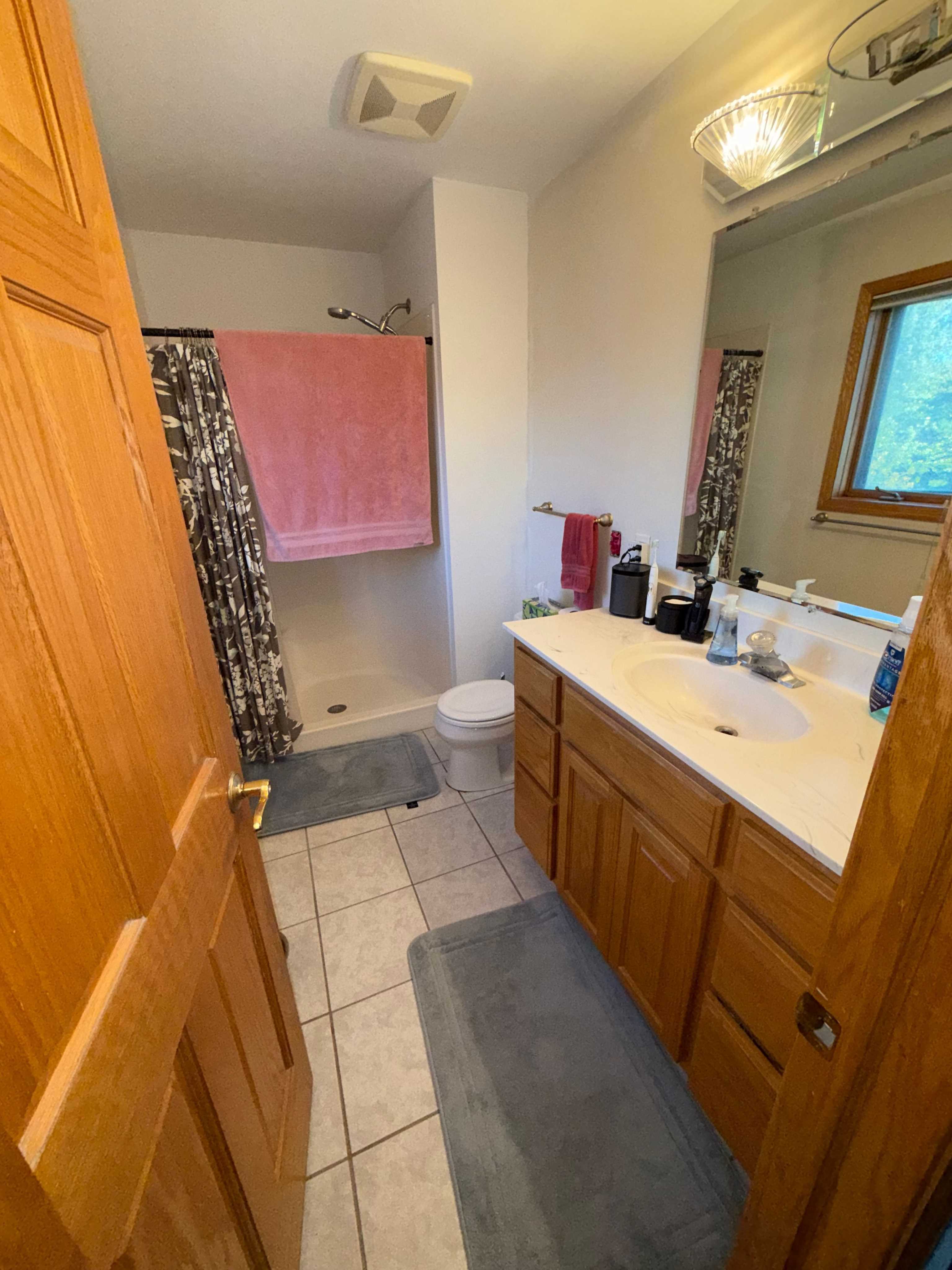 7716 7th St N, Oakdale, MN