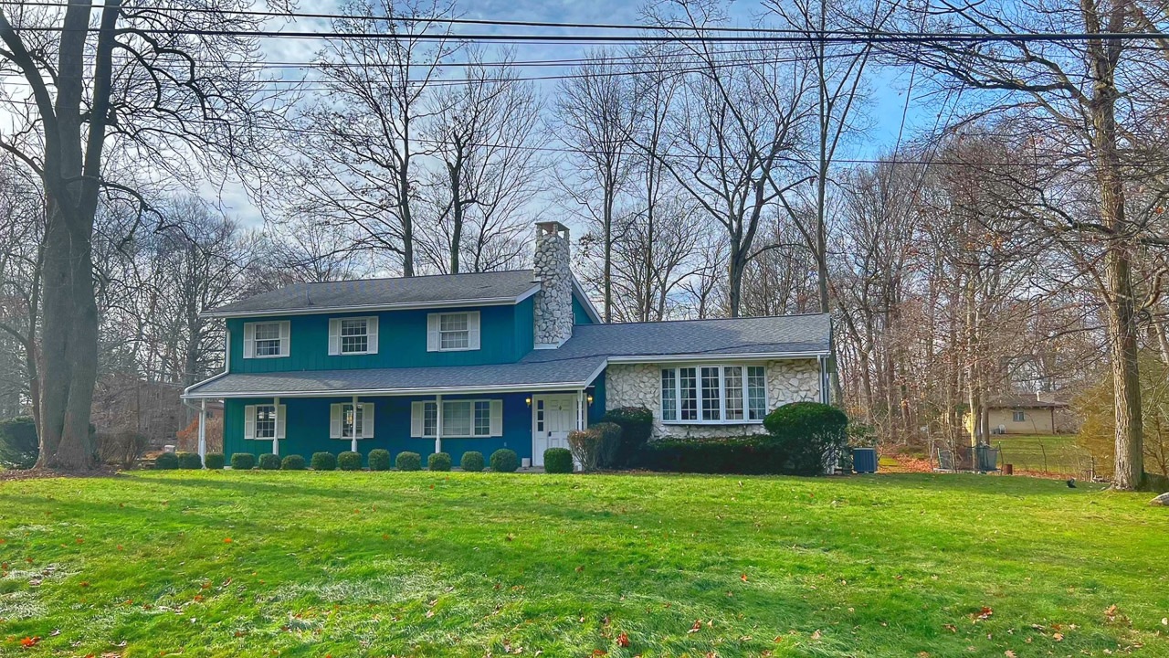 1079 Carol Ln, Tallmadge, OH