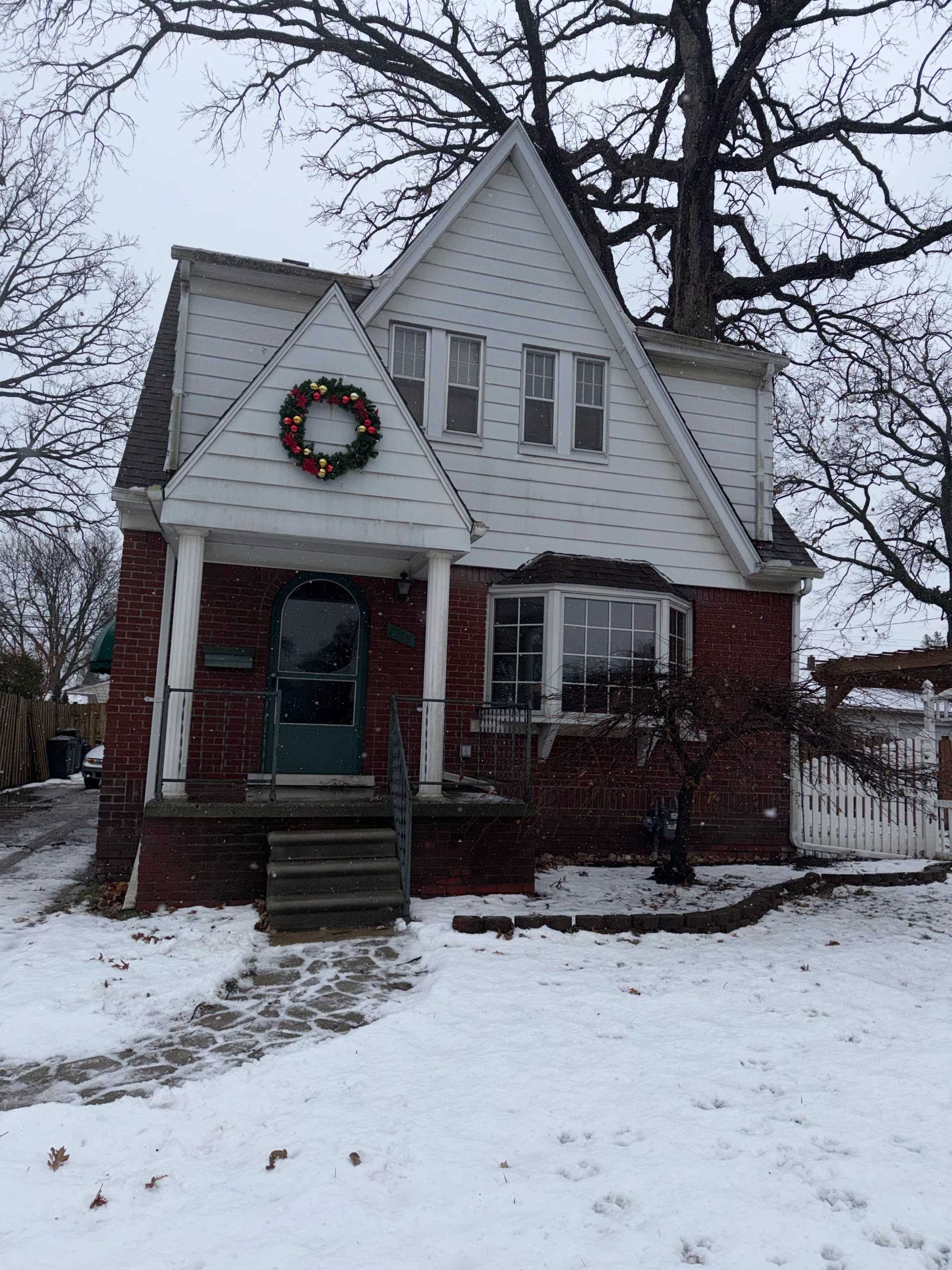 1775 Superior Blvd, Wyandotte, MI