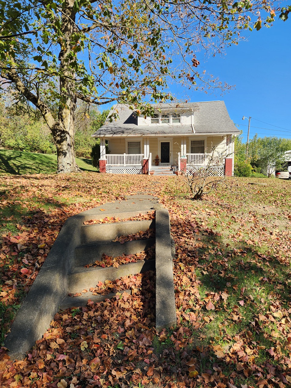 126 W Main St, Hopedale, OH