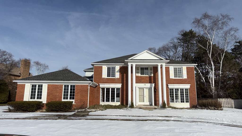 58 Michaux Ct, Grosse Pointe Shores, MI